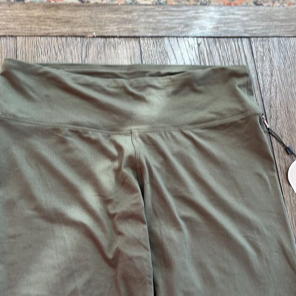 NWT Express One Eleven Crop Length Leggings Yoga Workout Pants Size M Petite - Picture 5 of 5